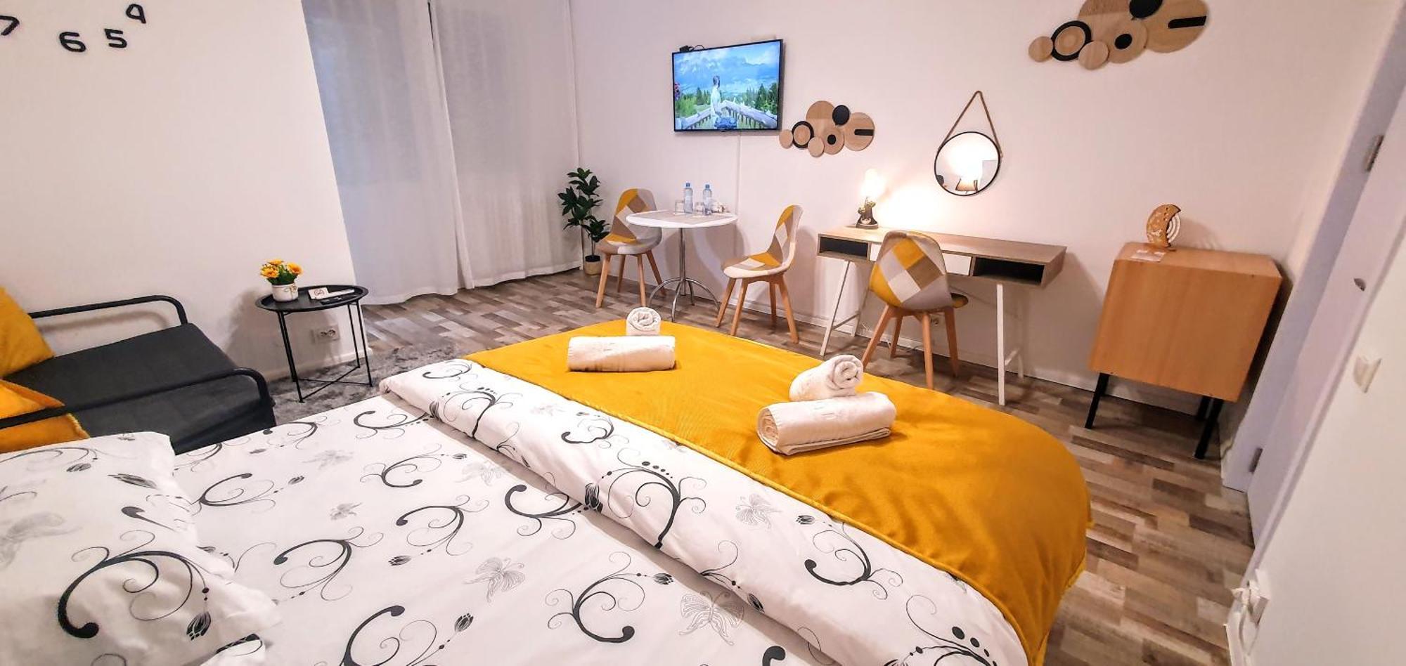 The Yellow King - Luxurious Apartment Bukarest Exterior foto